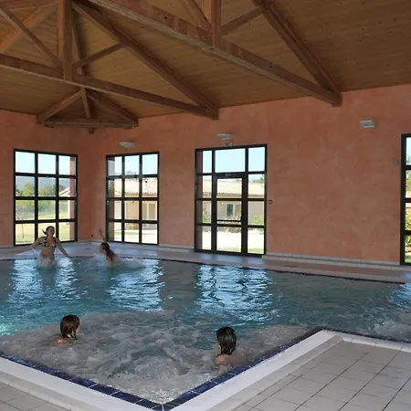 Domaine D'agrippa Valence 3* شاتونوف-سور-ايزير