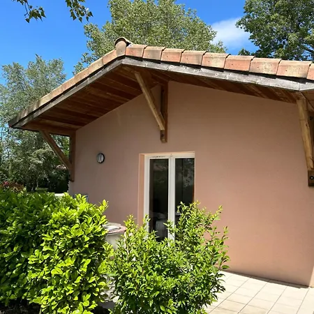 Domaine D'agrippa Valence אתר נופש שאטונוף-סור-איזר
