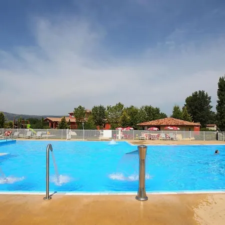 אתר נופש Domaine D'agrippa Valence