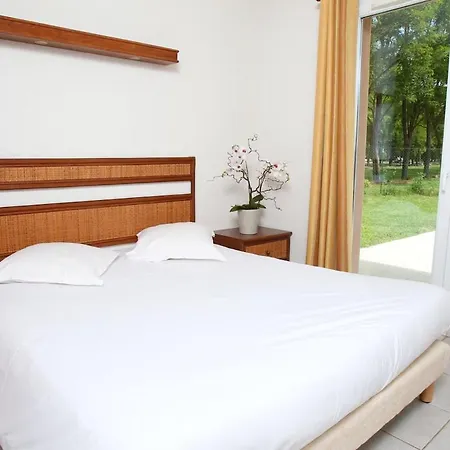 Domaine D'agrippa Valence Resort 3*