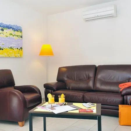 אתר נופש Domaine D'agrippa Valence שאטונוף-סור-איזר
